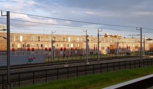 Quand tu attends le passage d'une locomotive à vapeur depuis des heures et qu'un train te cache la vue... Fail