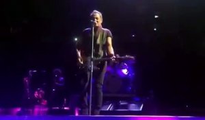 Bruce Springsteen joue "Purple Rain" en live en hommage à Prince