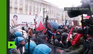 De violents heurts ont éclaté entre la police et des manifestants à Turin lors du déflié du 1er mai