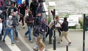 Une superbe balayette pendant une manifestation à Nantes