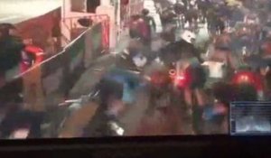 Cyclisme: la terrible chute provoquée par un motard officiel lors d'une course à New York