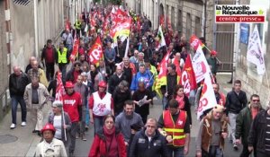 VIDEO. Poitiers. Loi Travail : les manifestant envahissent la mairie de Poitiers