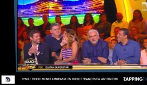 TPMS : Pierre Ménès embrasse fougueusement Francesca Antoniotti (Vidéo)