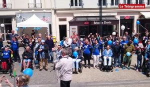 Brest. Sclérose en plaques : un flash mob tout en bleu