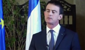Manuel Valls remis en place par Gad Elmaleh
