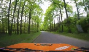 Accident de Rallye filmé au ralenti dans une plaine en République Tchèque