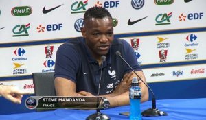 Bleus - Mandanda : "On ne se lasse pas de l'Equipe de France"
