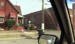 Tour en voiture d'une ville fantome dans le Michigan aux Etats-Unis