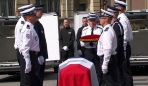 La Marseillaise jouée en hommage aux deux policiers tués à Magnanville