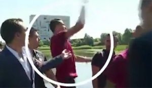 Quand Ronaldo jette un micro dans un lac...