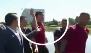 Cristiano Ronaldo s'énerve contre un journaliste et lui jette son micro