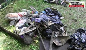 VIDEO. Poitiers : 500 kilos de déchets repêchés dans le Clain