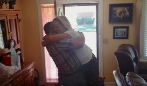 De retour après 5 ans de mission, un soldat surprend sa mère