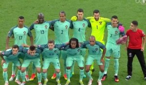Euro 2016 : Un ado s’incruste sur la photo officielle du Portugal et fait rire Cristiano Ronaldo (vidéo)
