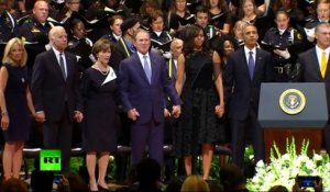 George W. Bush danse pendant l'hommage aux policiers abattus à Dallas