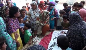Pakistan: funérailles d'une starlette tuée pour l'honneur