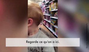 La réaction de ce petit garçon une fois dans le magasin de jouets: émouvante.