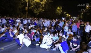 Arménie: des manifestants réclament le départ du président