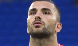 Quand Anthony Lopes chante... les deux hymnes nationaux !
