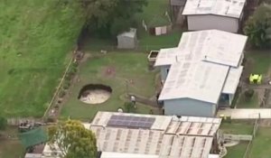 Australie: un trou géant apparaît dans leur jardin