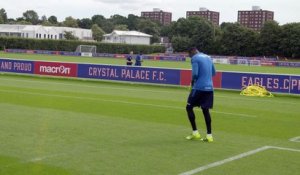 Vidéo : les premiers moments de Mandanda à Crystal Palace
