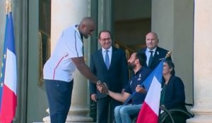 JO de Rio: Quand Hollande met la pression au capitaine de l'équipe paralympique