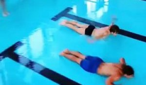 video drole - ils nagent dans une piscine dans eau