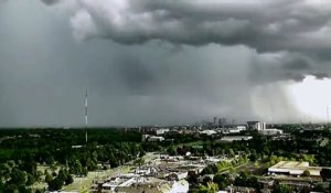 Phénomène météo incroyable : Microburst filmé à Columbus, Ohio