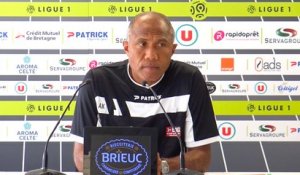 Le point-presse d'Antoine Kombouaré avant Guingamp-Lorient