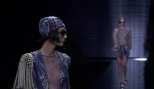 Fashion Week de Milan: Armani tout en reflets métal scintillant