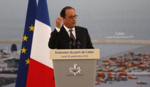 La visite de François Hollande à Calais, en 42 secondes