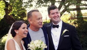 Tom Hanks s'invite à une photo de mariage pour un selfie