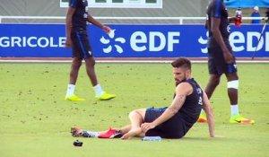 Bleus - Deschamps : "Giroud ou Gameiro ? Les deux peuvent évoluer dans l’axe"