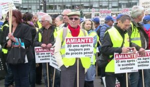 20 ans après: Manifestation de victimes de l'amiante à Paris