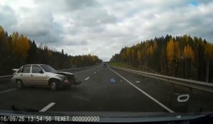 Accident de voiture spectaculaire en russie!