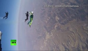 Impressionnant : un saut de 7 600 mètres sans parachute