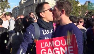 Kiss-in à place République à Paris, 16 octobre 2016