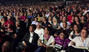 Petite valse du public au concert de Pascal Obispo