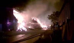 Vosges - Vidéo : incendie d'un bâtiment agricole à...