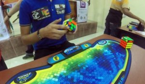 Nouveau record du monde de Rubik's Cube en 4,74 secondes