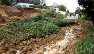 Rupture d'une canalisation d'eau  à Gan : la boue dans les maisons