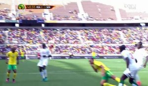 Un arbitre invente un penalty pendant le match Afrique du Sud VS Sénégal