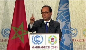 Climat : "Les Etats-Unis doivent respecter les engagements pris" à Paris, lance François Hollande