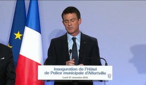 La primaire à droite est  "un bel exercice démocratique", estime Manuel Valls