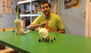 Tuto : construire une voiture-ballon avec du matériel de récup'