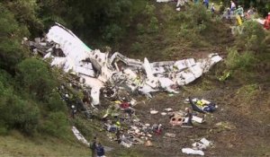 Colombie: les équipes de sauvetage sur le site du crash