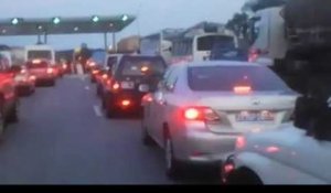 Péage: embouteillages et humeurs sur l'autoroute du Nord