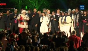 Barack Obama chante son dernier "Jingle Bells" avec le Père Noël