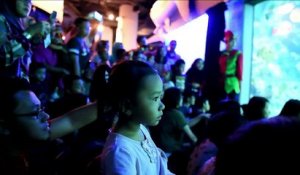 Malaisie: le Père Noël plonge dans l'aquarium de Kuala Lumpur
