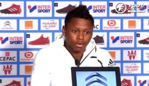 Njie reste secret sur son option d'achat